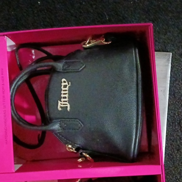 Juicy Couture purses. 042 - Picture 3 of 15